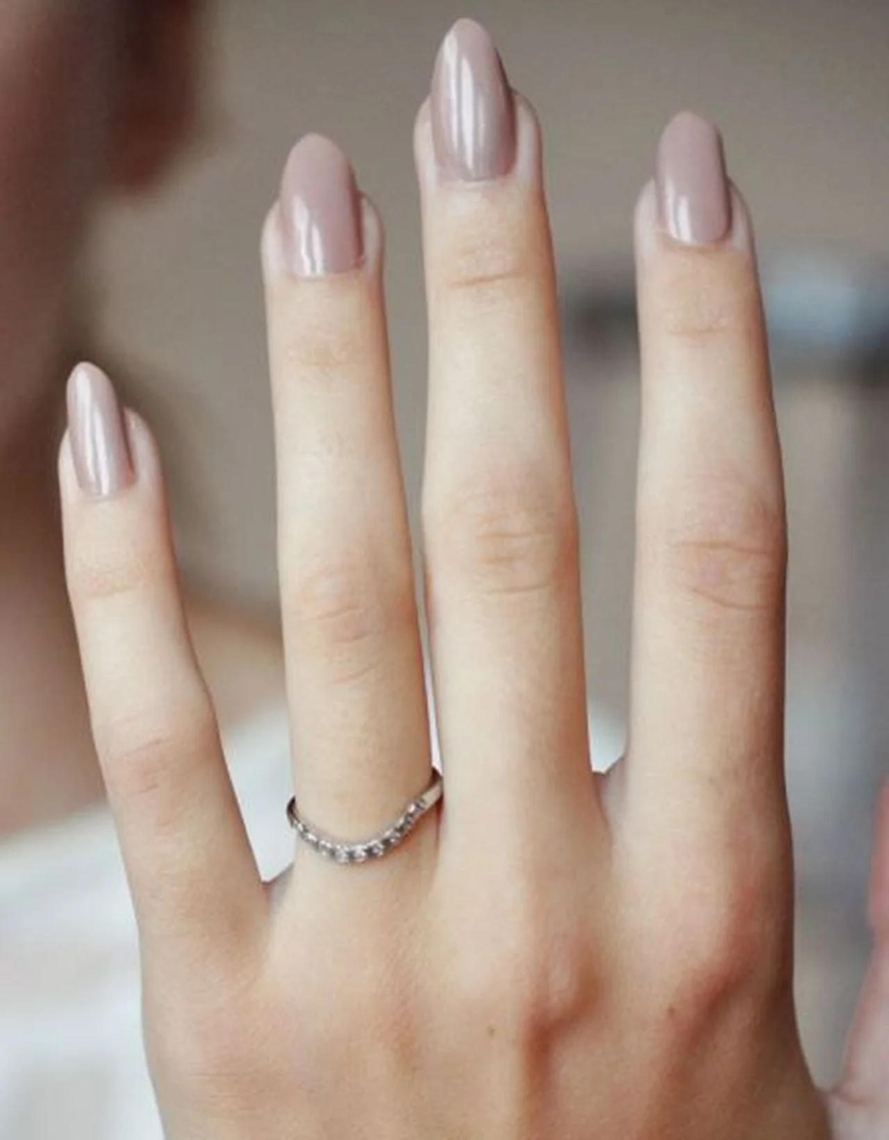 Delikatny pierścionek