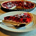 Poziomkowa tarta z mascarpone i galaretką