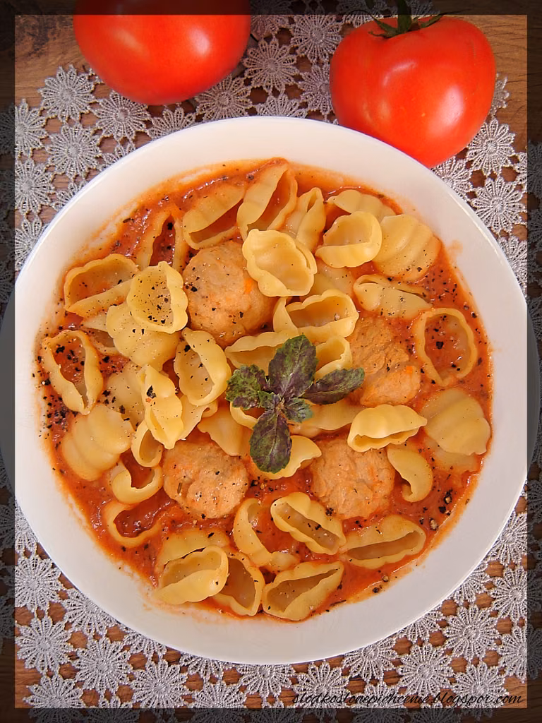 Zupa pomidorowa z pulpecikami