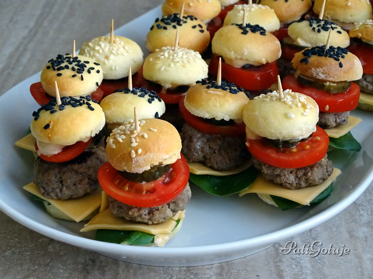 Mini hamburgery - idealne na przyjęcie