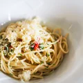 Makaron spaghetti aglio olio