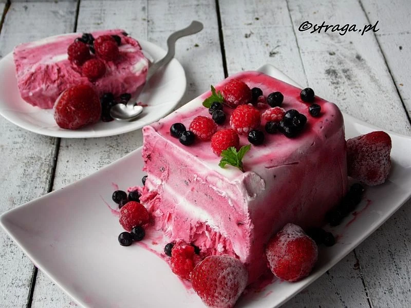 Semifreddo z porzeczkami, czyli włoski deser lodowy
