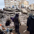 Tragedia w Turcji: Aresztowania po trzęsieniu ziemi i obietnica ukarania winnych