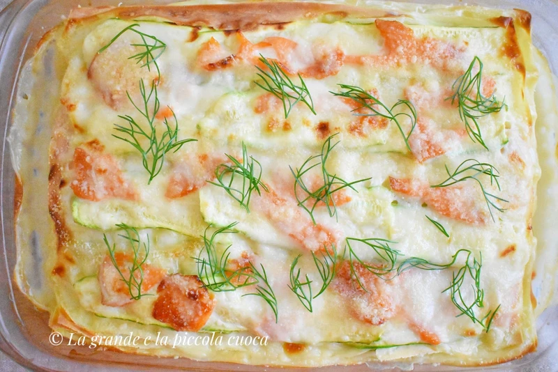 Lasagne z wędzonym łososiem i cukinią