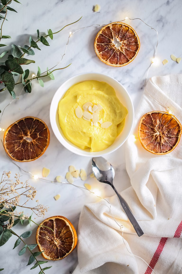 Idealnie kremowy budyń jaglany z aromatyczną, pomarańczową nutą.