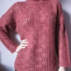Sweter na drutach