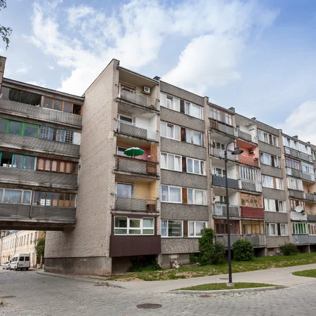 Lokatorzy pod ścisłą kontrolą!? Rząd szykuje rewolucję w mieszkaniach komunalnych!