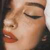 Eyeliner+ czerwone usta
