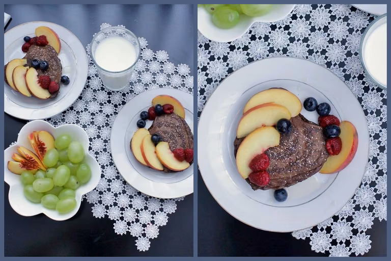 KAKAOWE PANCAKES Z OWOCAMI