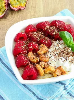 WEGAŃSKI PUDDING Z BRĄZOWEGO RYŻU NA MLEKU MIGDAŁOWYM