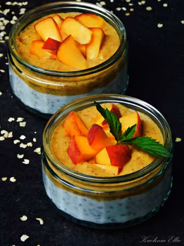 Pudding chia z brzoskwiniami