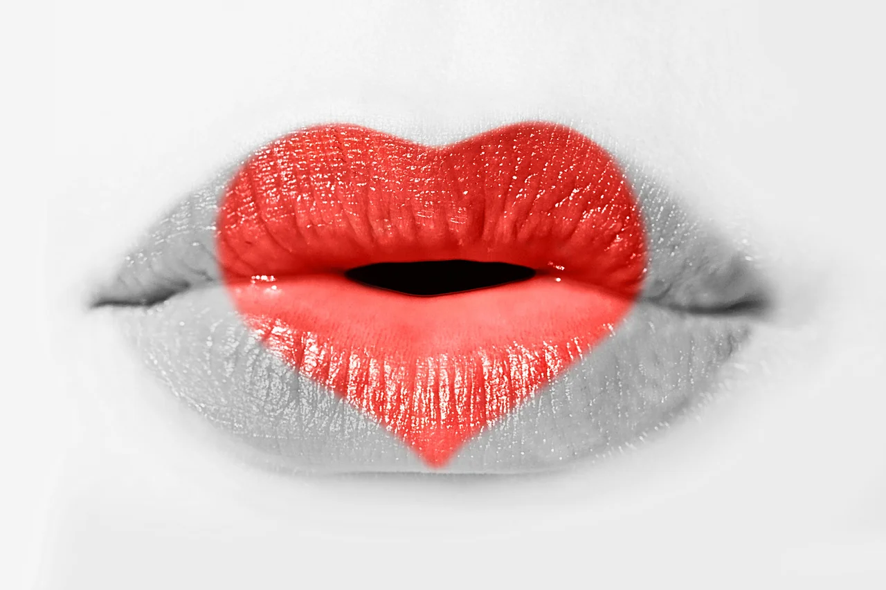 Usta zawsze gotowe to pocałunku. Naturalne sposoby na popękane i spierzchnięte wargi