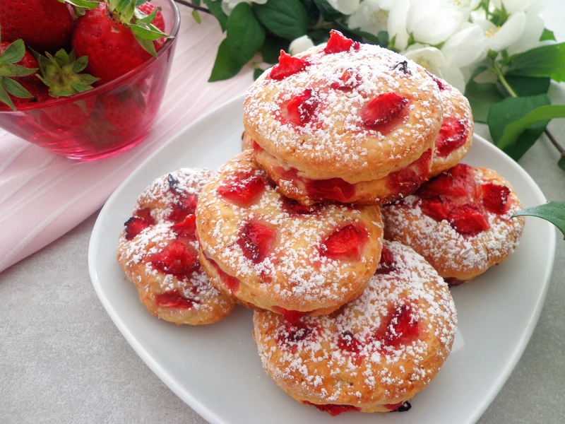 Scones z truskawkami i ricottą