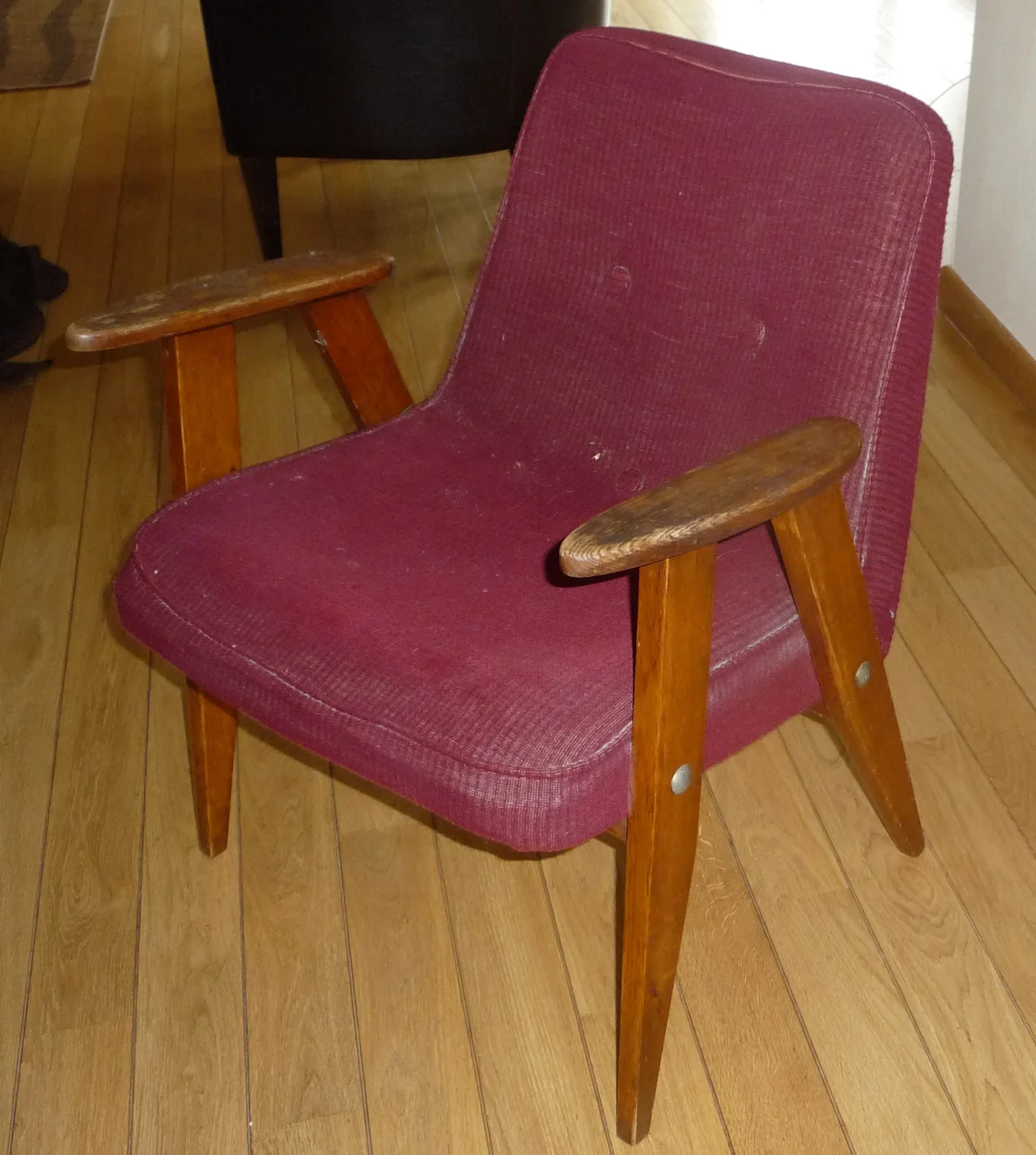 Śmietnikowe znalezisko - oryginalny fotel chierowski model 366 - do renowacji - będzie piękny