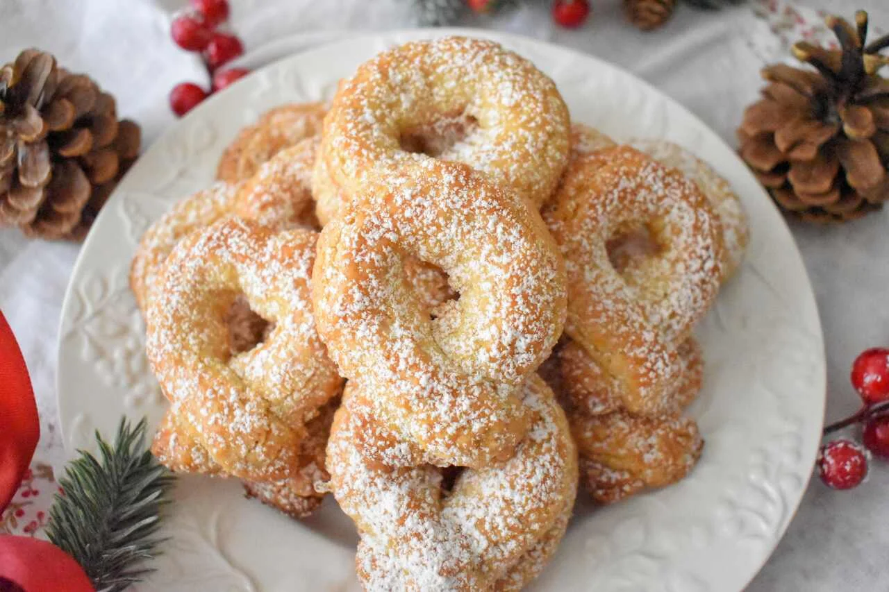 Świąteczne ciasteczka "Ambrosiani" z Mediolanu