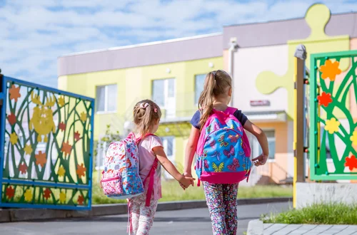 Czy na L4 można odebrać dziecko ze szkoły? Jasne wytyczne po nowelizacji!