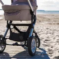 Zostawiła wózek z dzieckiem na plaży! Powód szokuje