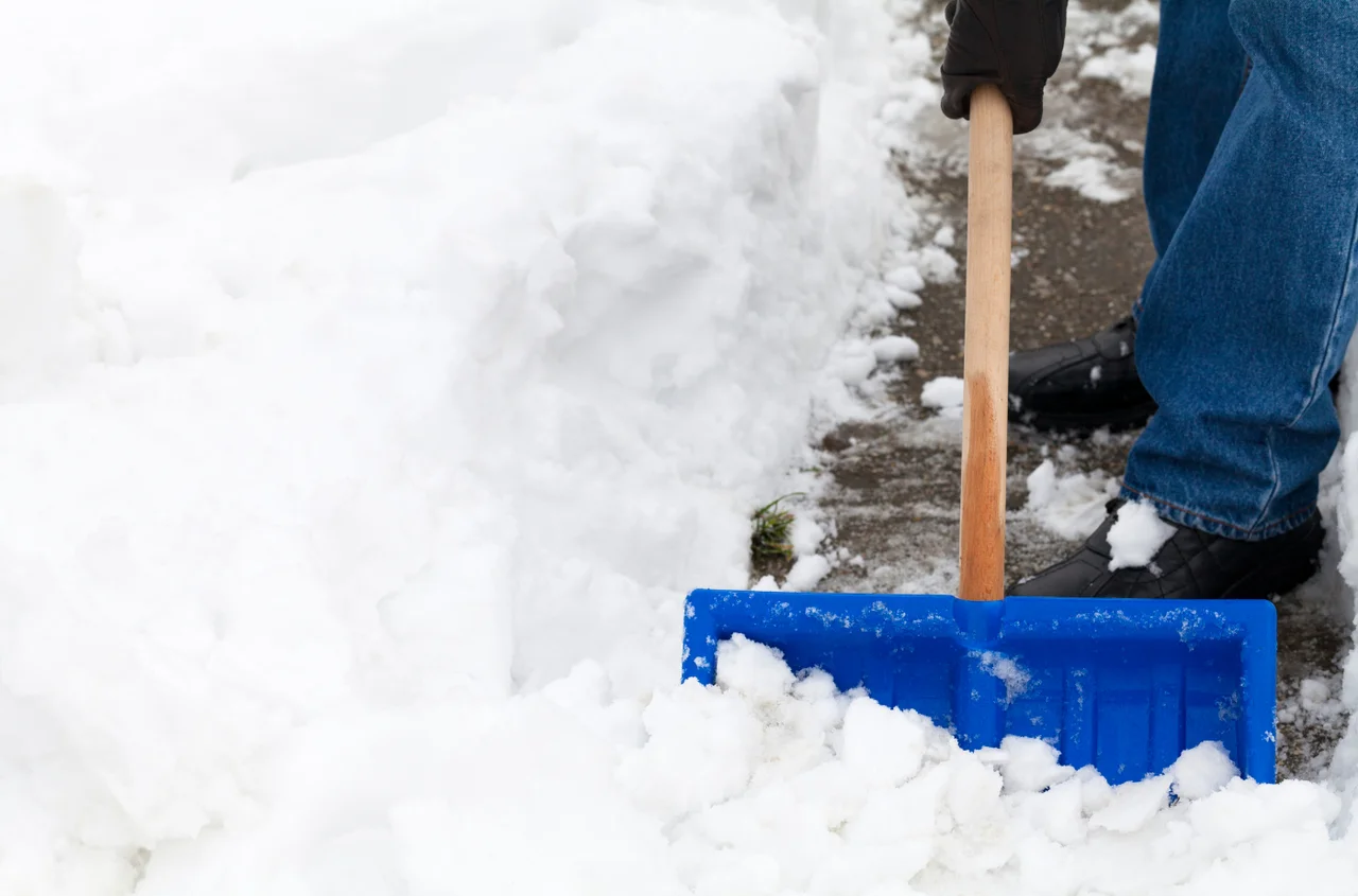 IMGW wydał alerty dla pięciu województw! Gdzie spadnie najwięcej śniegu?