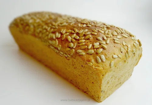 Prosty chleb orkiszowy na drożdżach