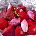 Nie gotuj buraków! Zrób je w piekarniku, a będą miały głęboki, naturalny smak
