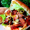 Chlebek Pita z Wieprzowiną i Warzywami