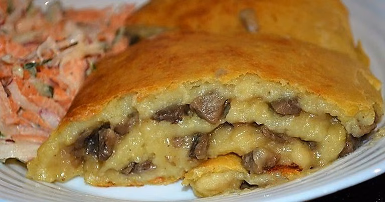 Ziemniaczana rolada z pieczarkami