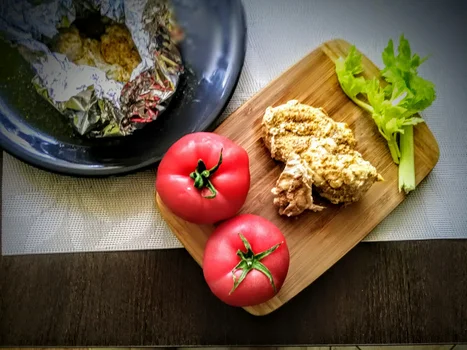 Pieczona pierś z kurczaka w oliwie z oliwek i pieprzu ziołowym