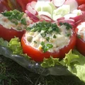 Sałatka w pomidorach