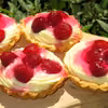TARTALETKI Z KREMEM I MALINAMI , przepis na pyszne babeczki/mini tarty (super ciasto na korpusy )+FILM