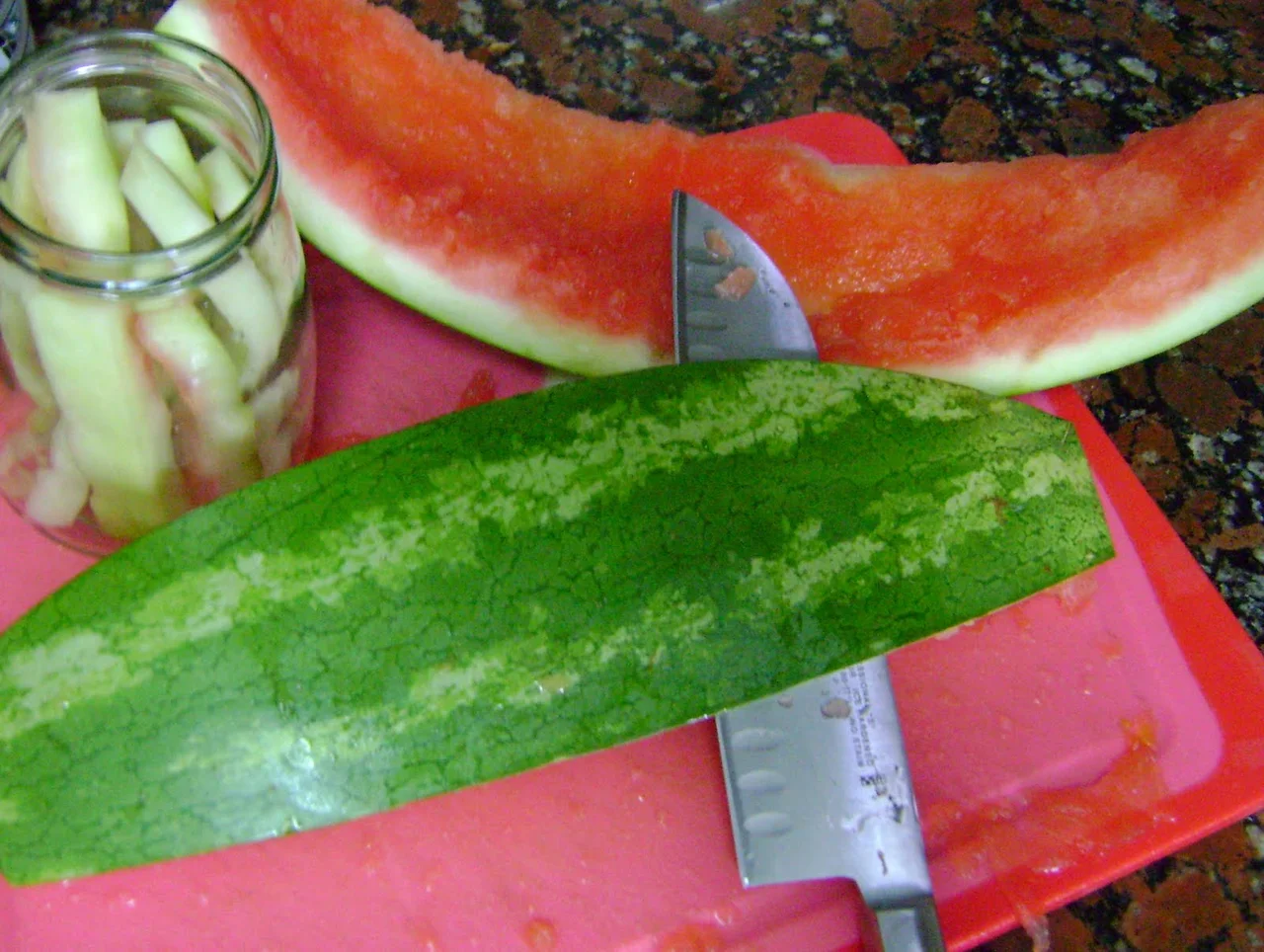 Jakie korzyści przynosi jedzenie białej i zielonej części arbuza?