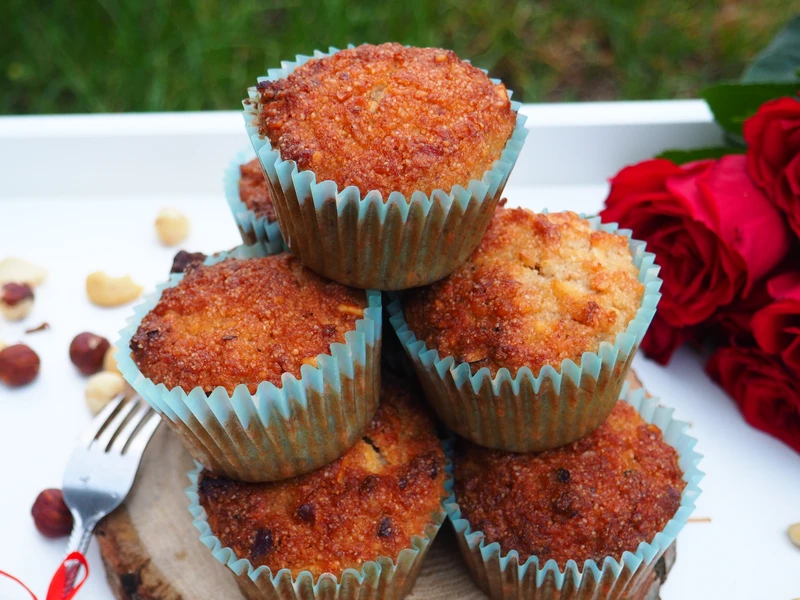 FIT MUFFINKI JABŁKOWE Z ORZECHAMI