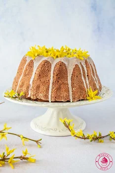 Babka brzoskwiniowa