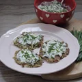 Placki z cukinii z pastą twarogowo-szczypiorkową