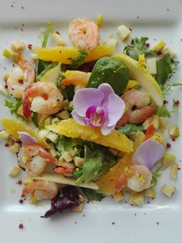 Sałatka cytrusowa z krewetkami