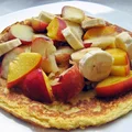 Amarantusowy omlet z owocami
