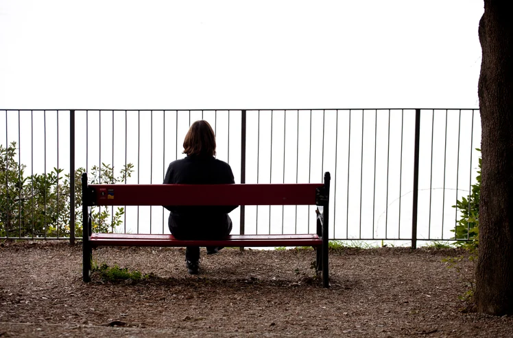 Zdjęcie Wybór między samotnością a szczęściem: Dlaczego czasami lepiej być samemu? #1