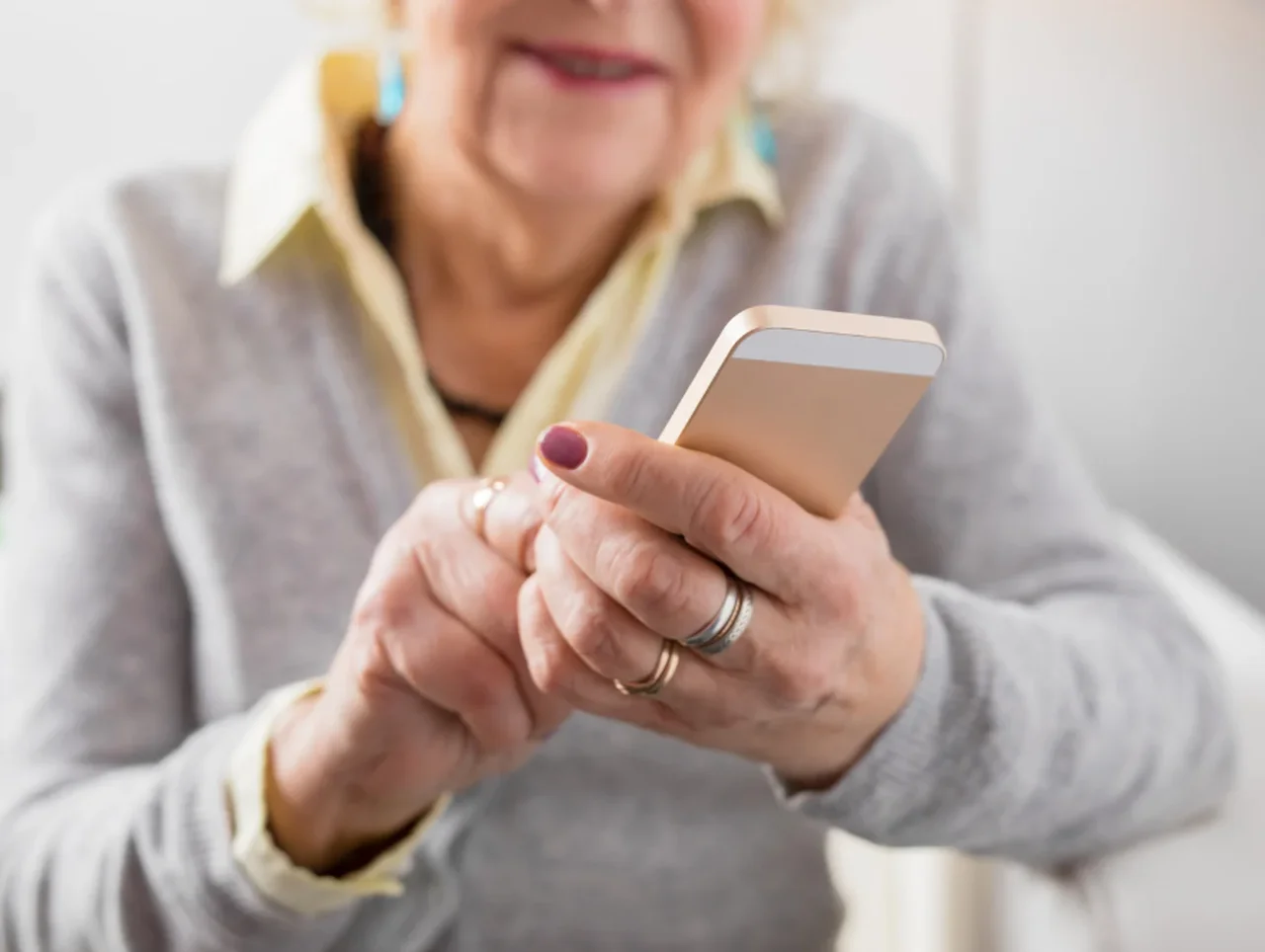 Skarbówka potwierdza: zakup telefonu można odliczyć od podatku! Skorzysta tylko jedna grupa osób