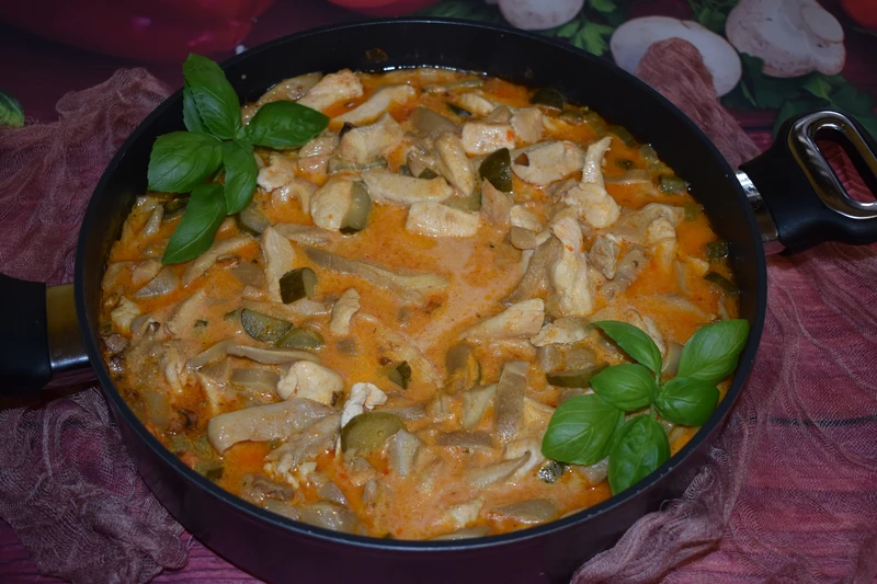 Ala stroganoff z boczniakami