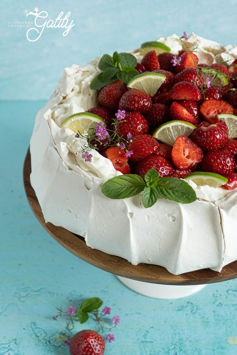 Beza Pavlova z truskawkami