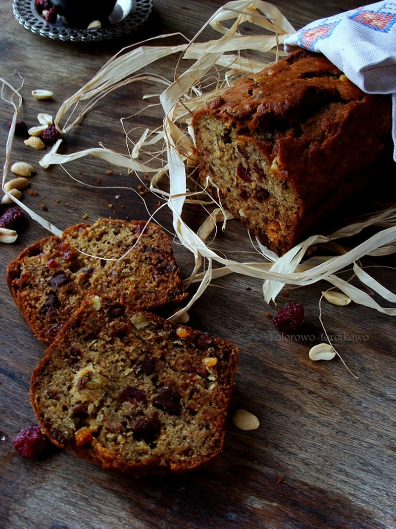 Chlebek bananowy z bakaliami