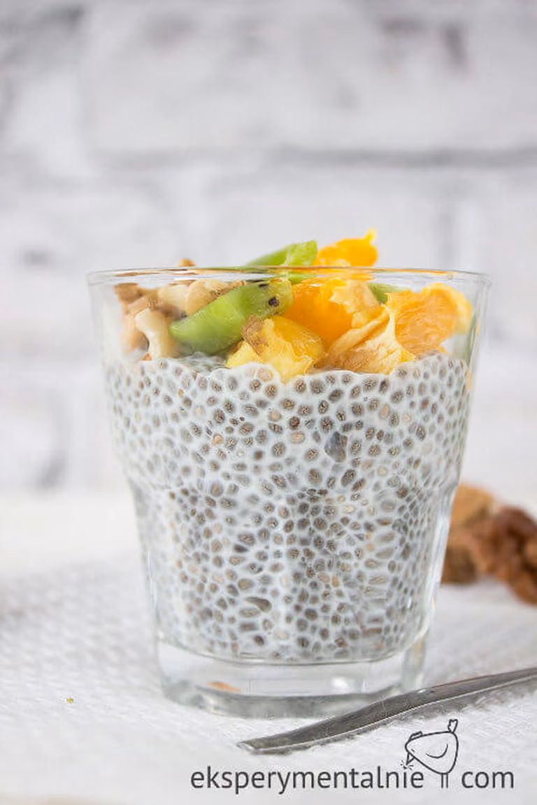 Pudding chia, czyli deser z nasion chia z owocami