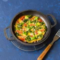 Frittata z awokado i jarmużem