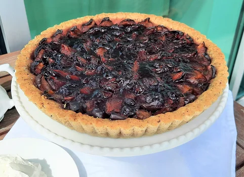 Tarta migdałowa ze śliwkami - Słodki sentyment