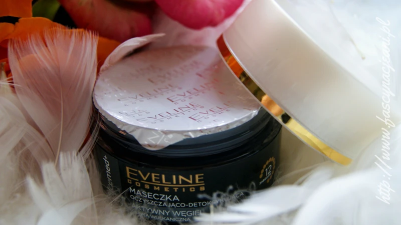 Czarny diament, czyli nowa maseczka Eveline Cosmetics