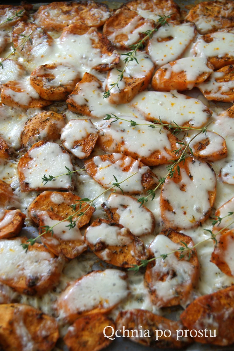 Pieczone bataty z mozzarellą