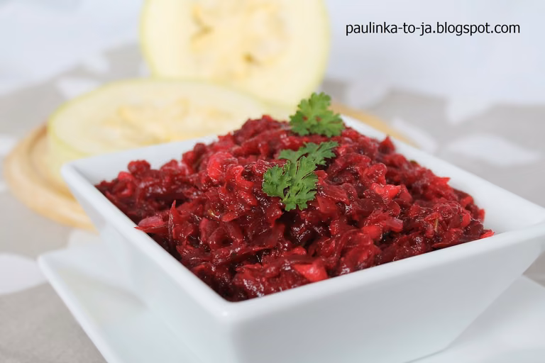 Buraczki zasmażane z cukinią