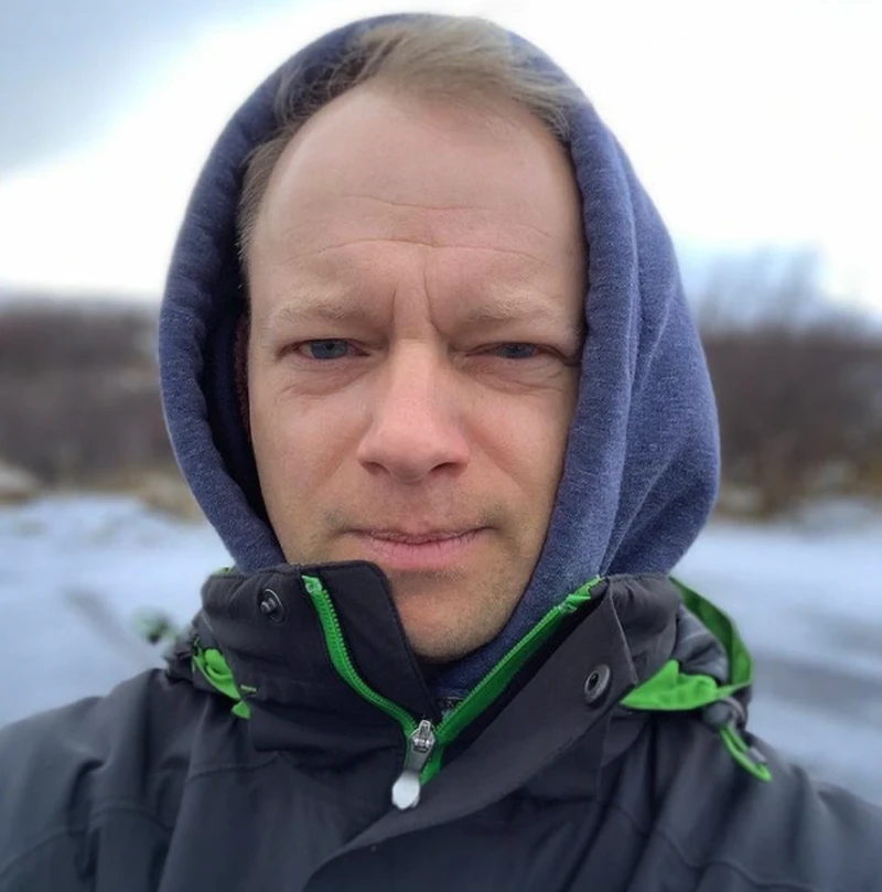 Maciej Stuhr pojechał z żoną na granice. Małżeństwo zostało pełnomocnikami 4 osób z Syrii.