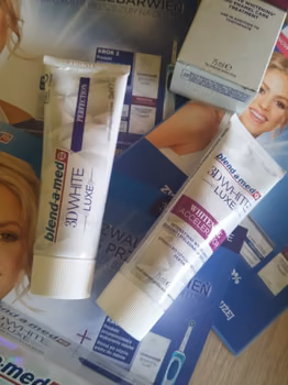 KURACJA WYBIELAJĄCA BLEND-A-MED 3D WHITE LUXE PERFECTION
