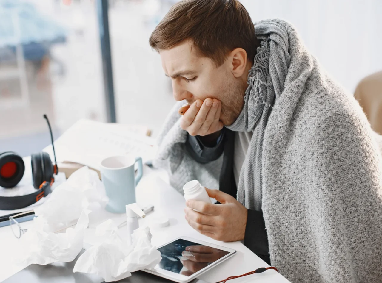 Czym jest "kaszel 100-dniowy"? Coraz więcej zachorowań na uciążliwą chorobę w Polsce i Europie!