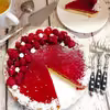 Tarta z kremem czekoladowym i żelką malinową